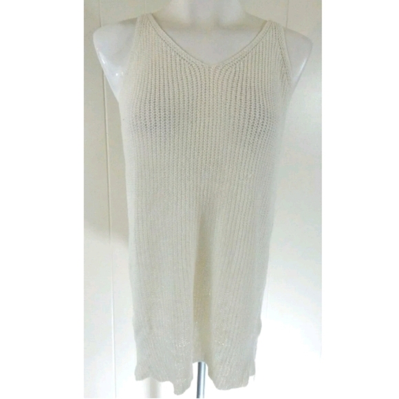 Built by Dreamers V-Neck Tank Top - Picture 1 of 3